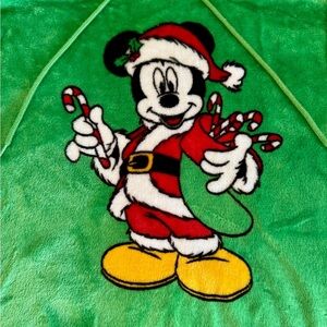 🎅 Disney Hoodie Mickey Mouse Green Plush size medium. Very cozy